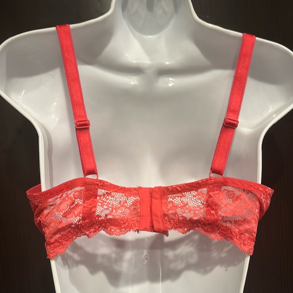 Victoria’s Secret Lace Push-Up Bra - 36DD - Picture 2 of 6